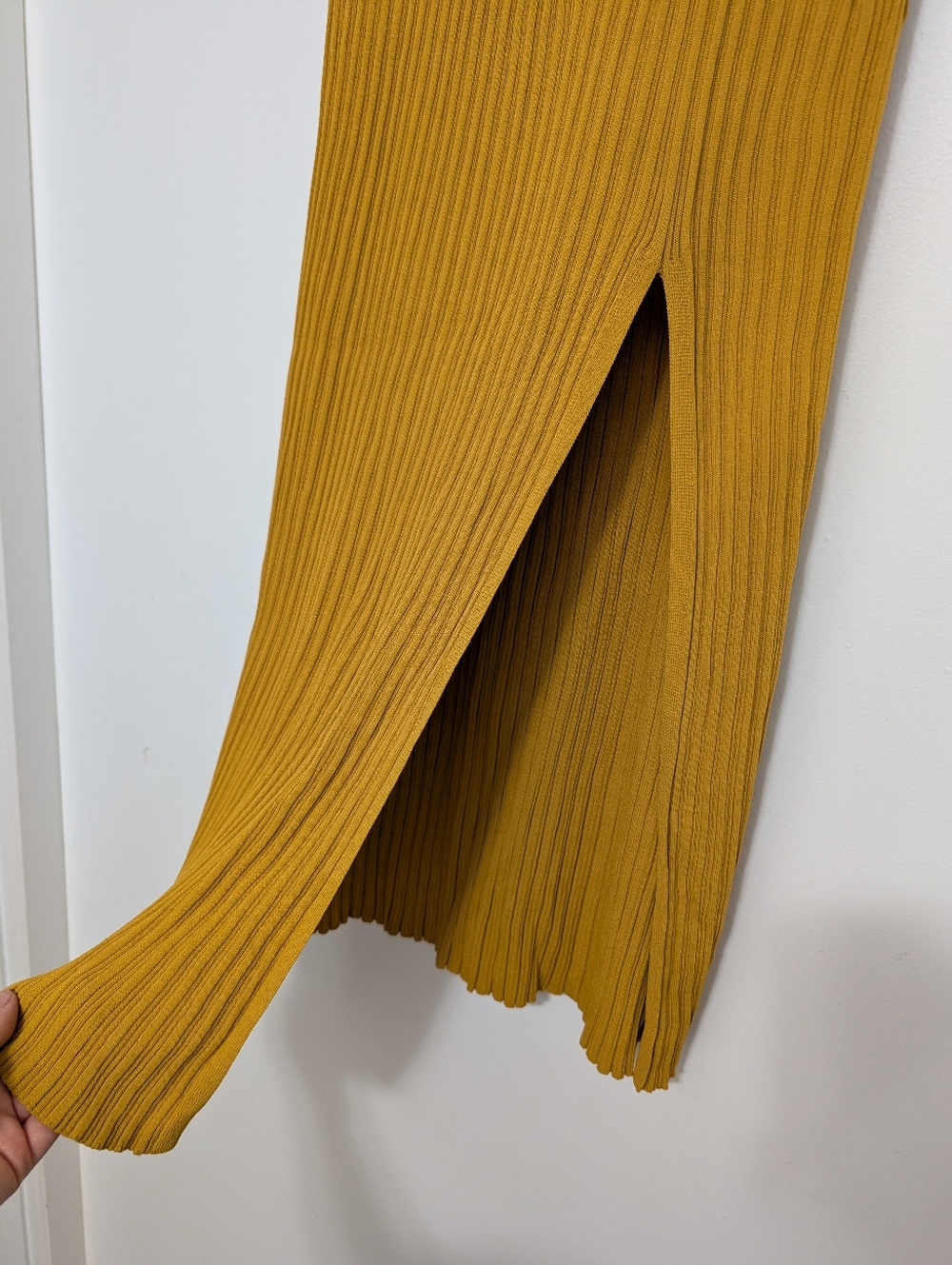Wilfred Aritzia Small Zeta Midi Pencil Skirt Mustard Yellow Ribbed Slit Pleated